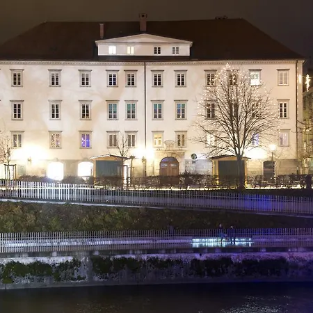 Zois Apartamento